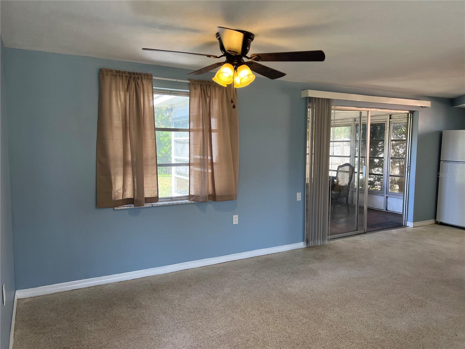 COUNTRY ESTATES - Residential Lease