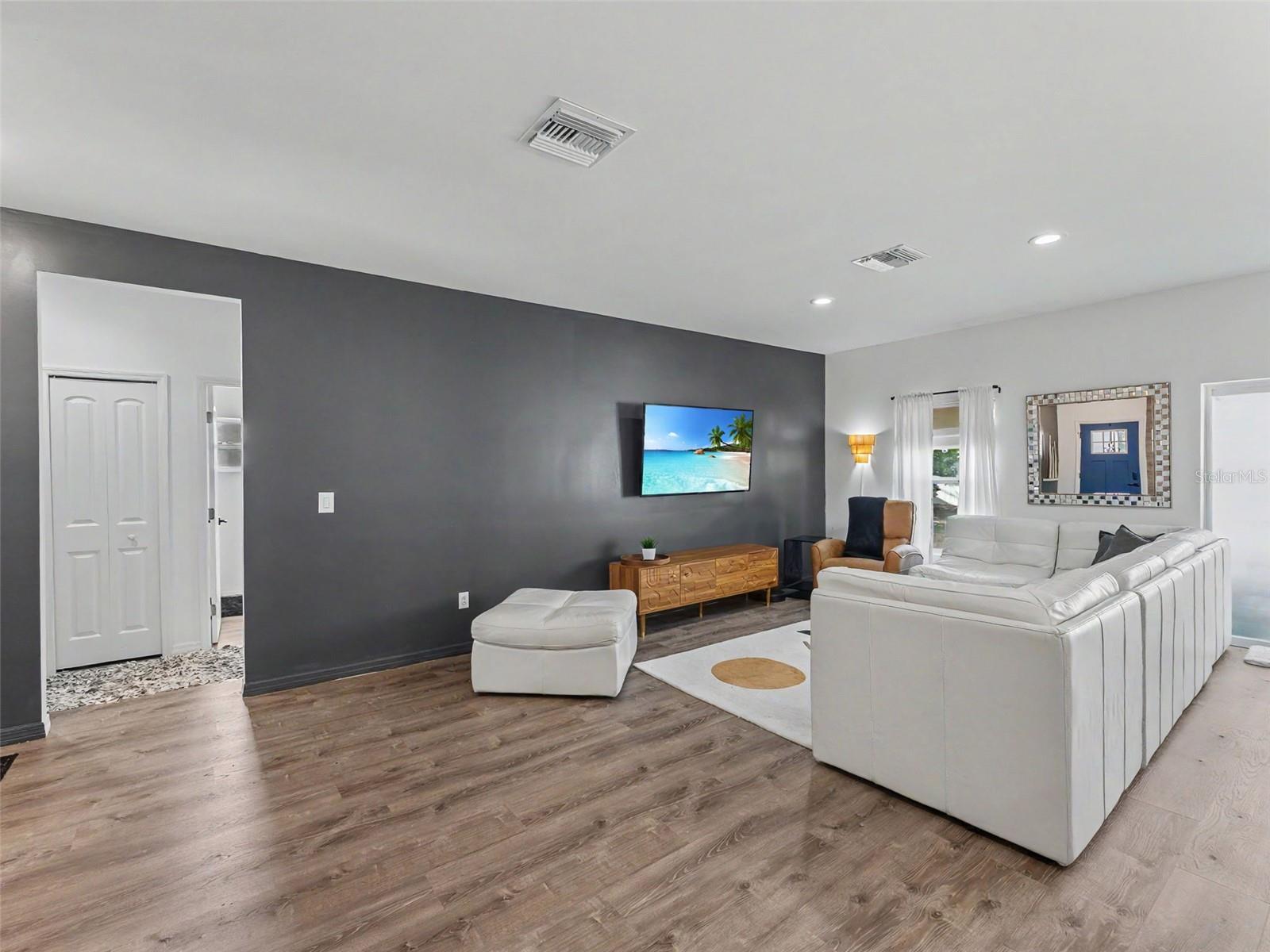 SPRING HILL - Residential