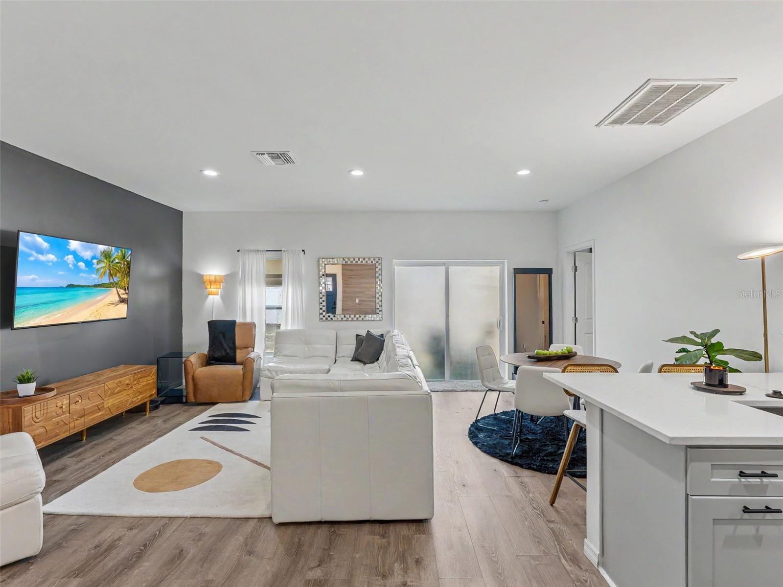 SPRING HILL - Residential