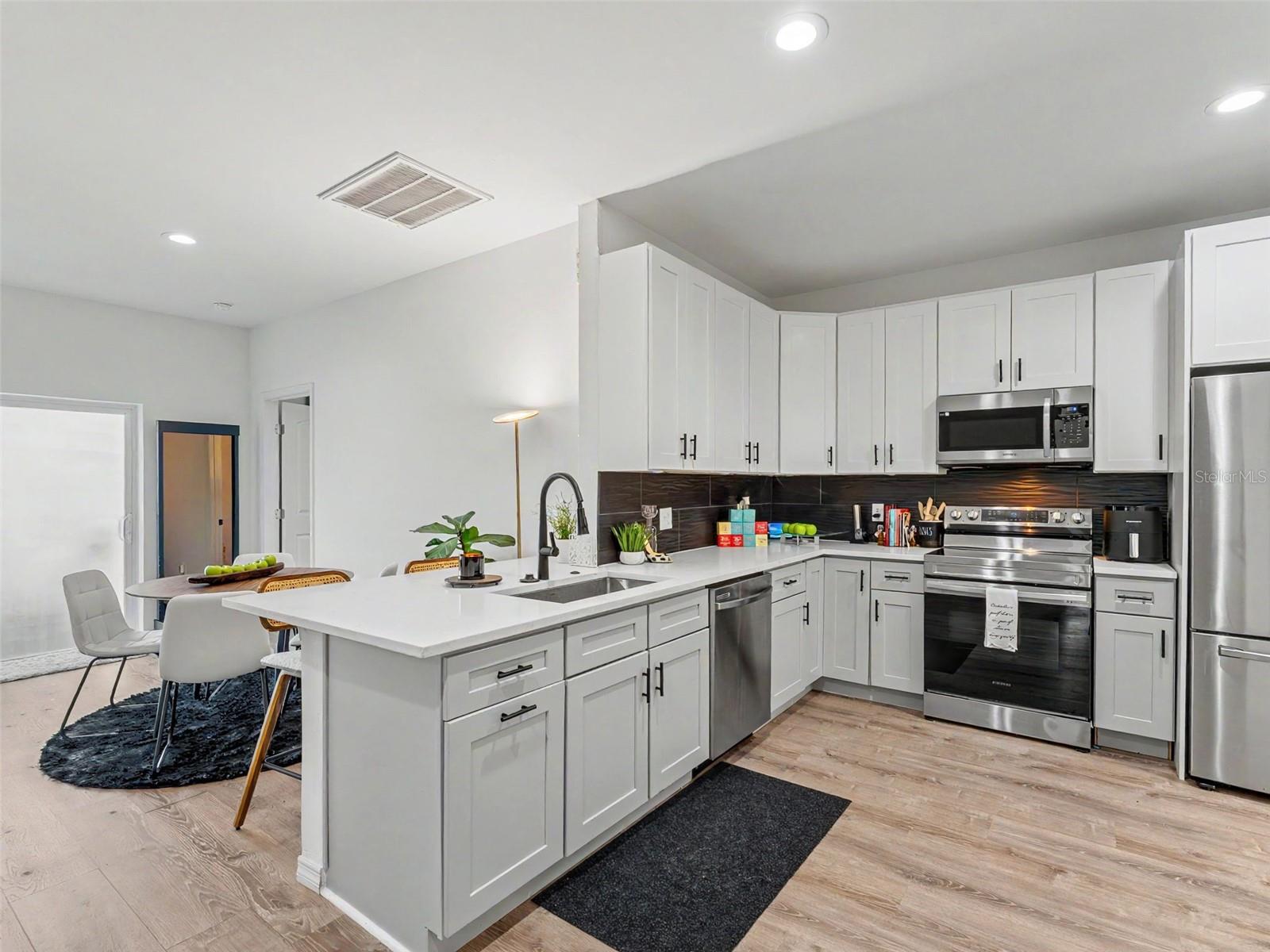 SPRING HILL - Residential