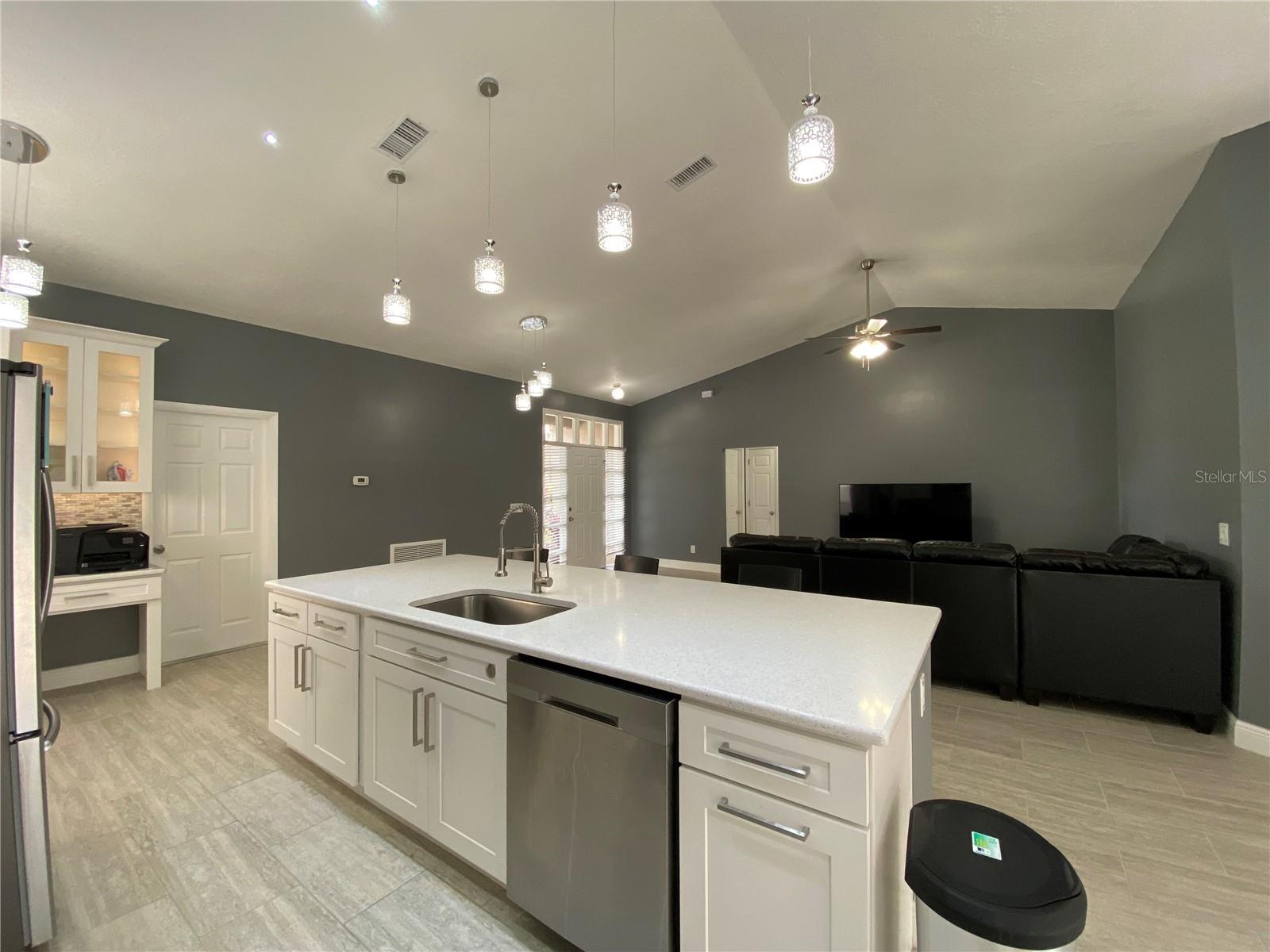 COUNTRYWALK PH 01 - Residential Lease