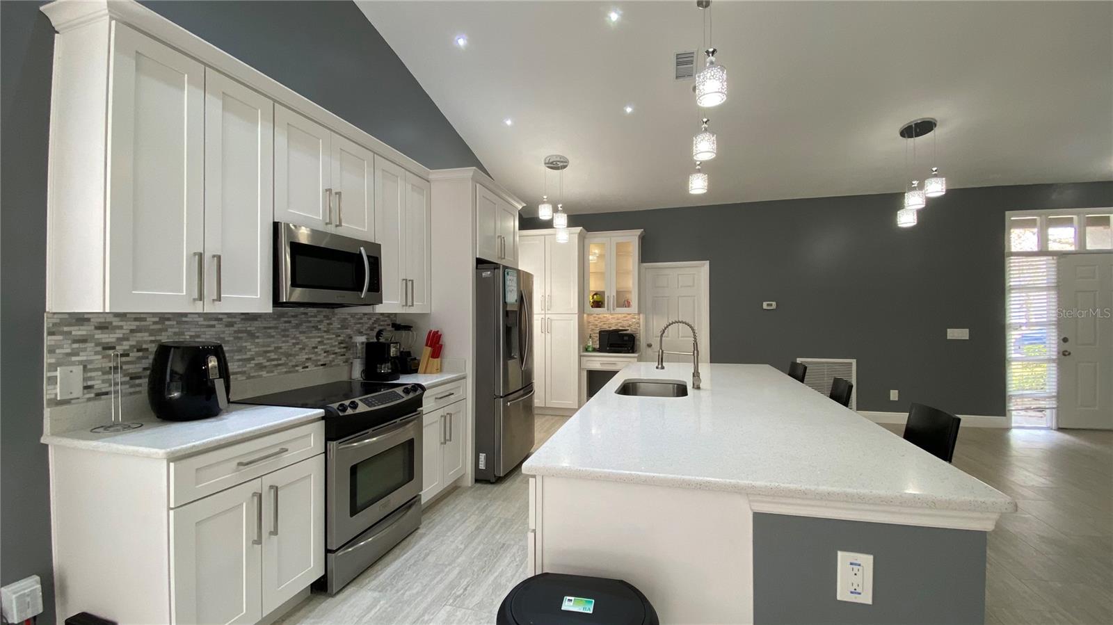 COUNTRYWALK PH 01 - Residential Lease