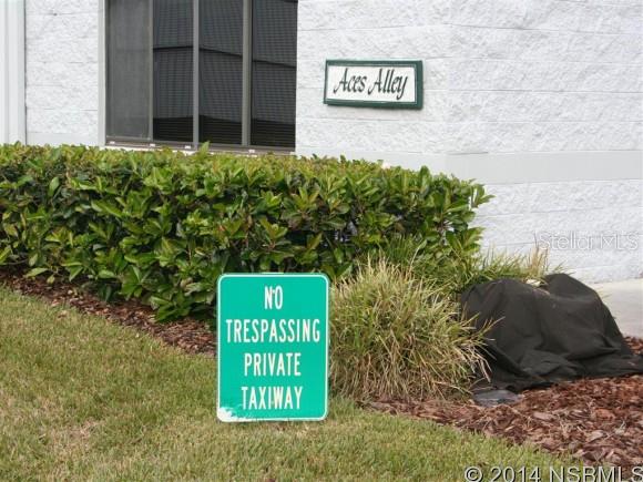 Crosswinds Hangar Condo Spruce Creek - Commercial Sale