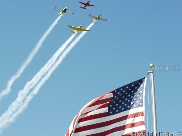 Crosswinds Hangar Condo Spruce Creek - Commercial Sale