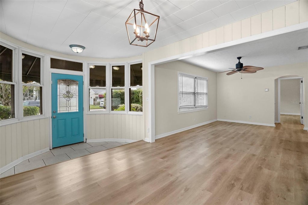 Photo of 446 37th Avenue NE, St Petersburg, FL 33704 (MLS # O6426583)