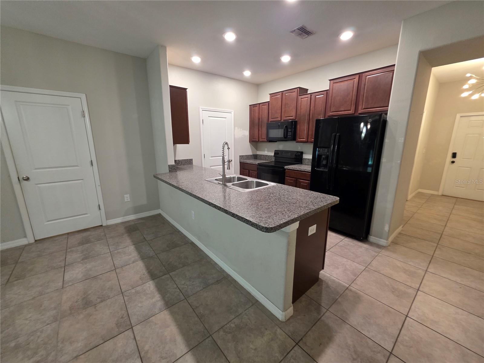 10676 LAKE MONTAUK DRIVE