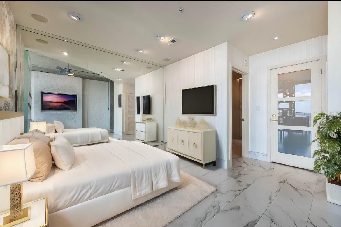 155 S COURT AVENUE 1507