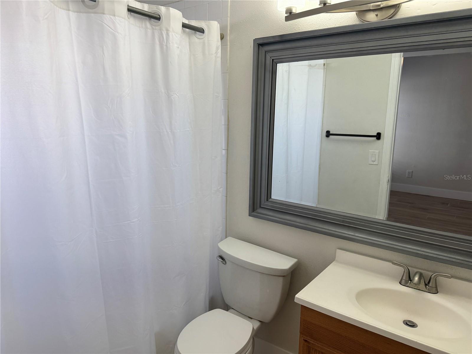 COUNTRY PLACE WEST UNIT III - Residential Lease