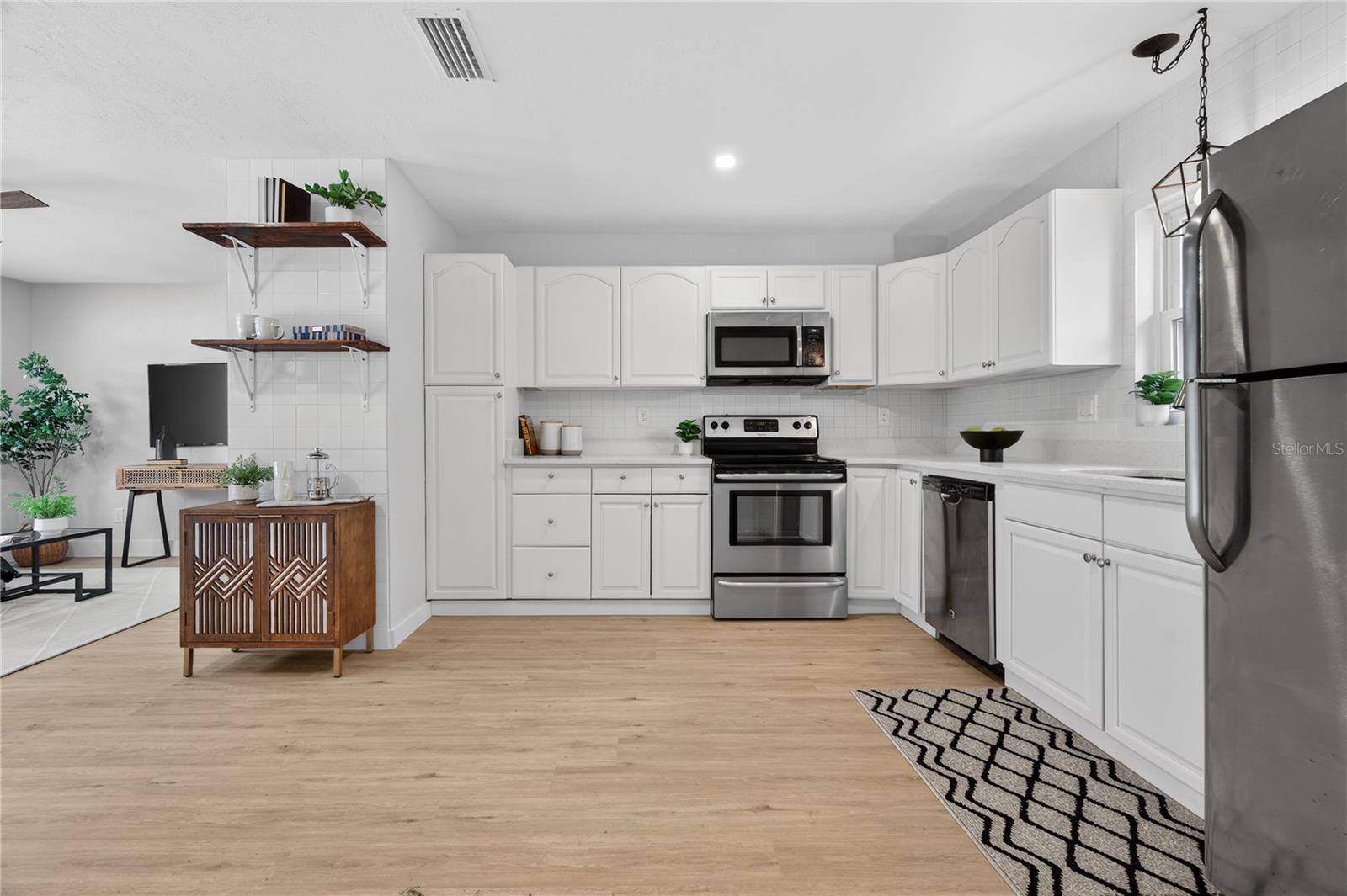 DENNISTONS ORANGE CITY DELAND FARMS - Residential