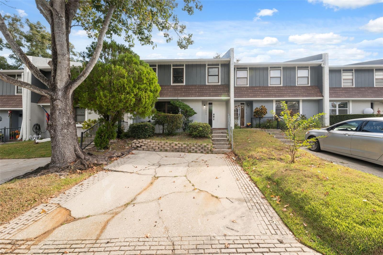 HARVARD ARMS TWNHS - Residential