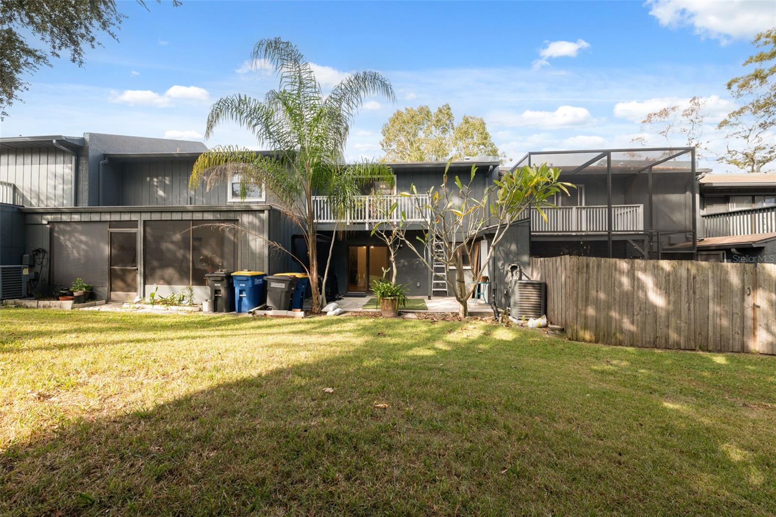 HARVARD ARMS TWNHS - Residential