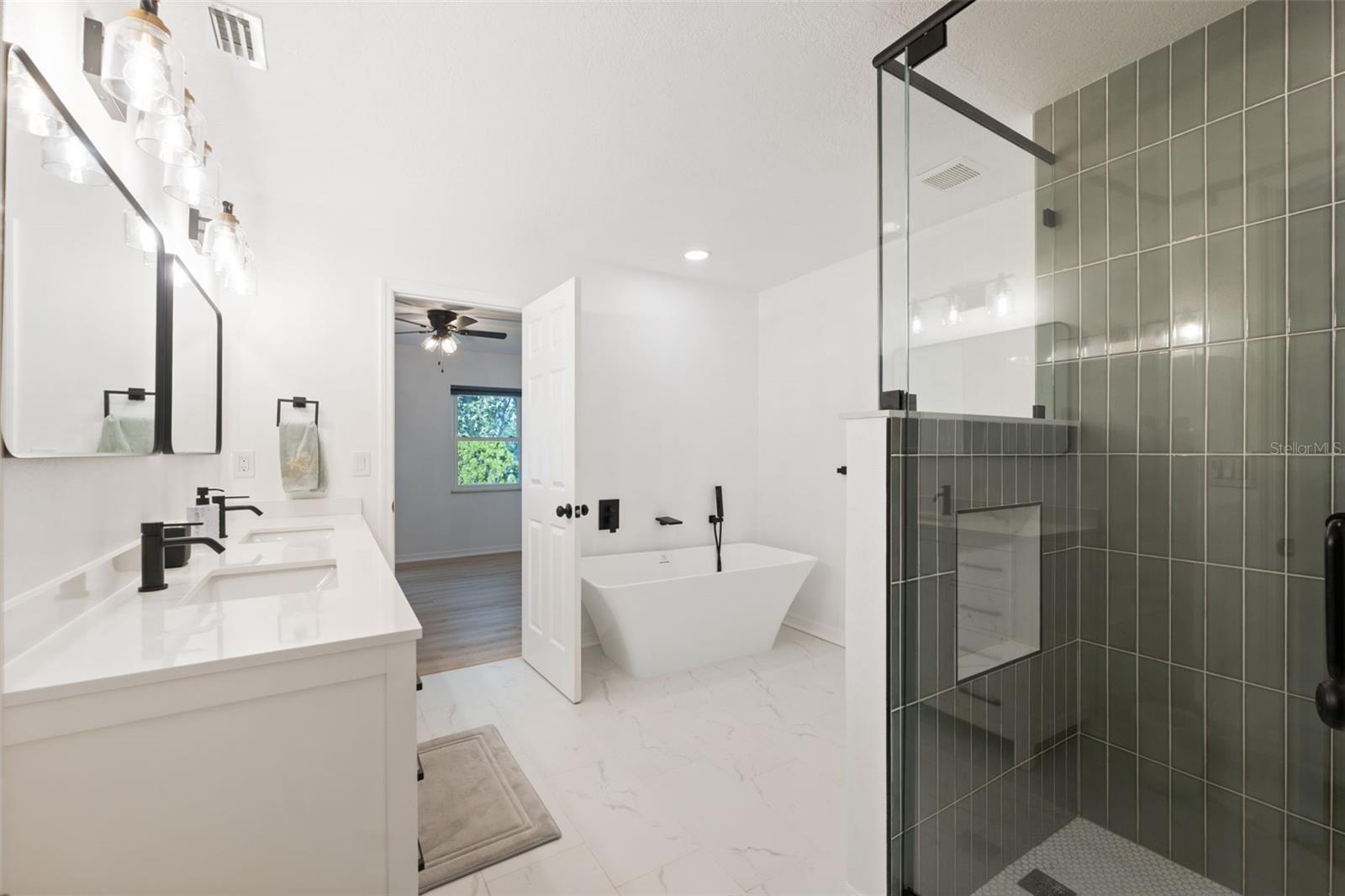 HARVARD ARMS TWNHS - Residential