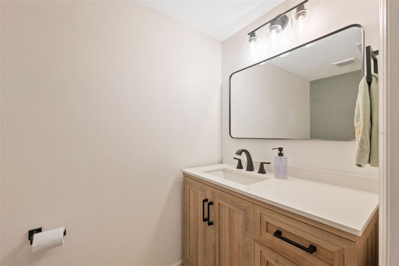 HARVARD ARMS TWNHS - Residential