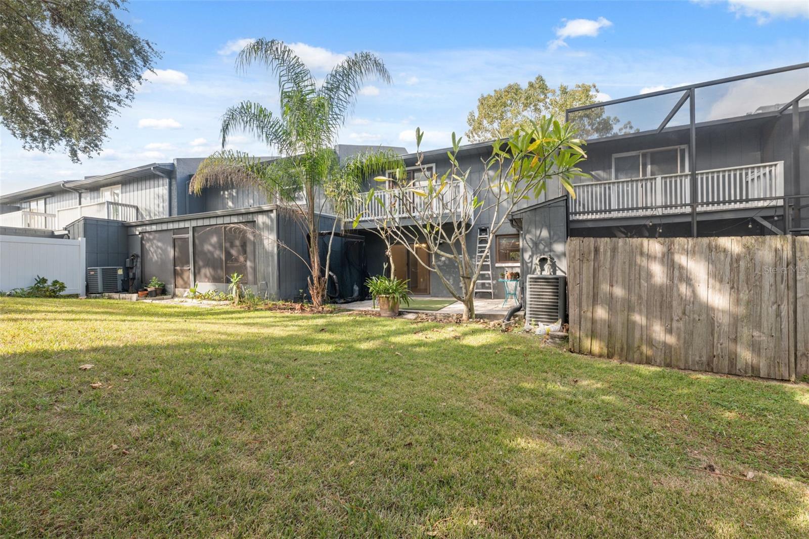 HARVARD ARMS TWNHS - Residential