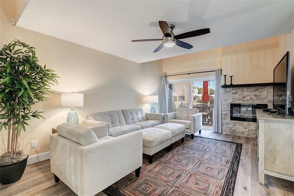 SPINNAKER COVE PH I SEC - Residential