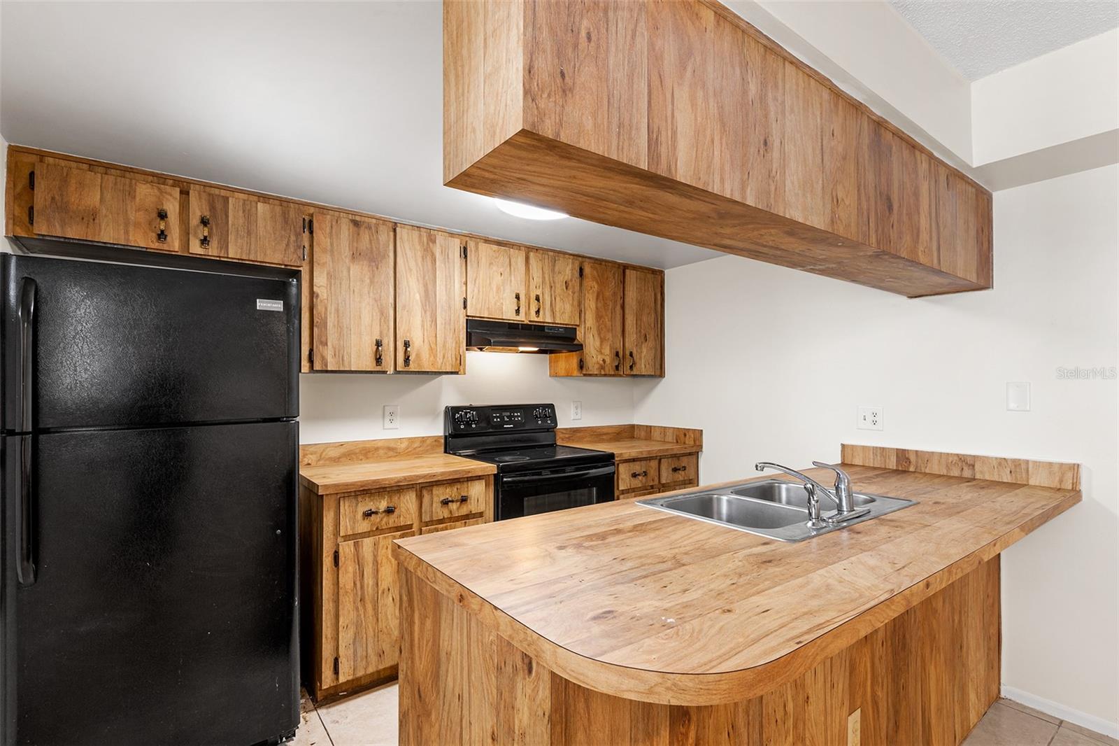 THREE LAKES VILLAGE - Residential