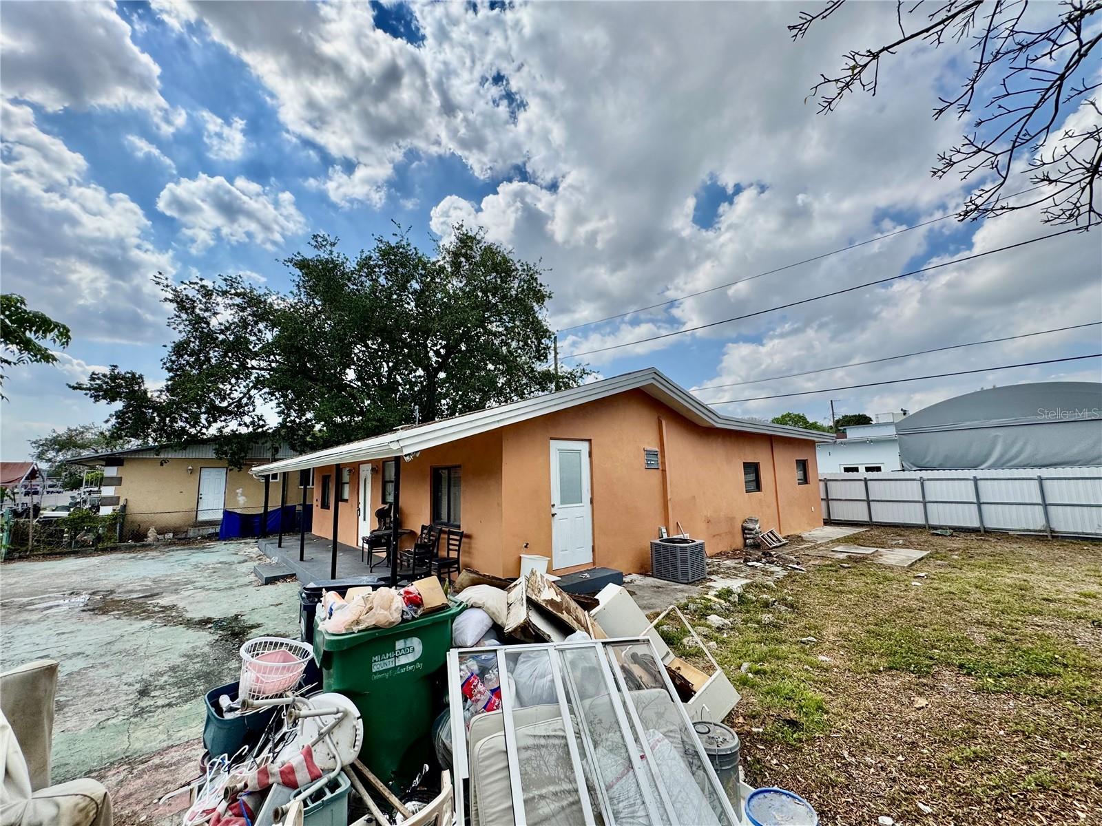 Listing image 1