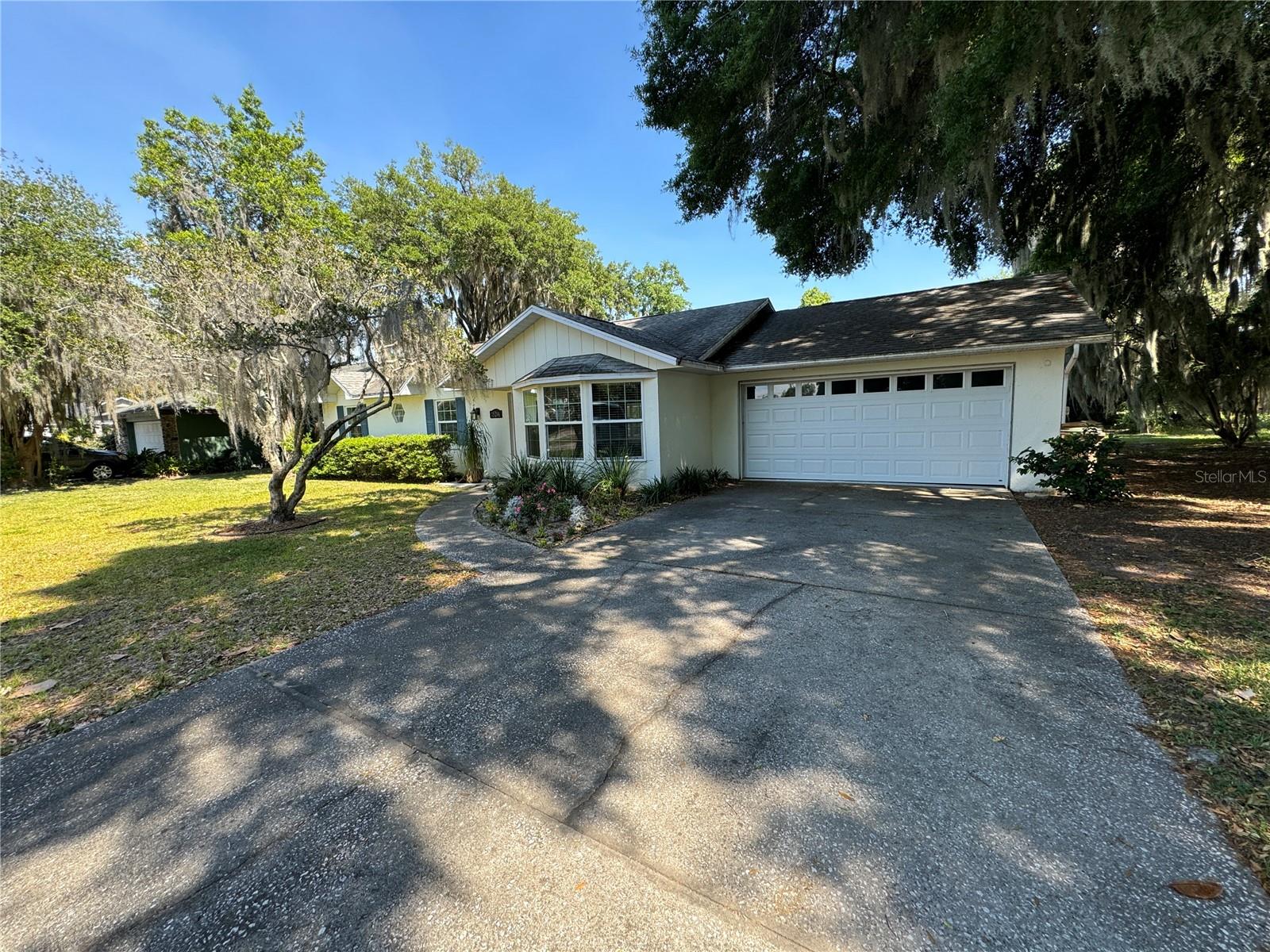 This 3 bedroom 2 bath Pool home is located in Picciola Island's King's Cove has an all-season Florida room with a Large backyard.
*Visit our website for online application and qualifications
*Looking to build your credit while renting? Look no further we provide credit reporting for all leases. Give us a call or see our website for more details
*2 Pets permitted with refundable Deposit and pet rent *Restrictions Do Apply.
*Kitchen/Family Room Combo
*Washer and Dryer hook up
*Pool Service included in Rent.
*Seeking high quality, long term resident.