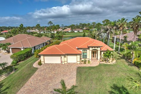 A home in PUNTA GORDA