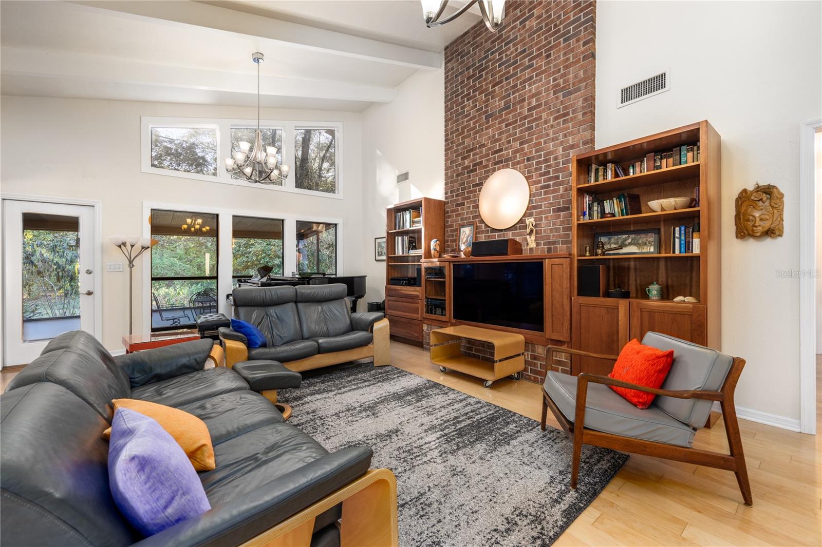 ROCK CREEK - Residential