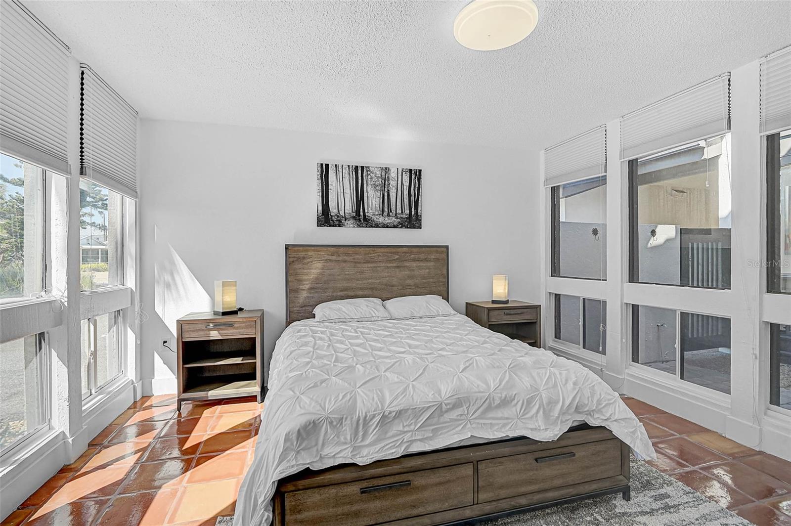 EMBASSY VILLAS - Residential Lease