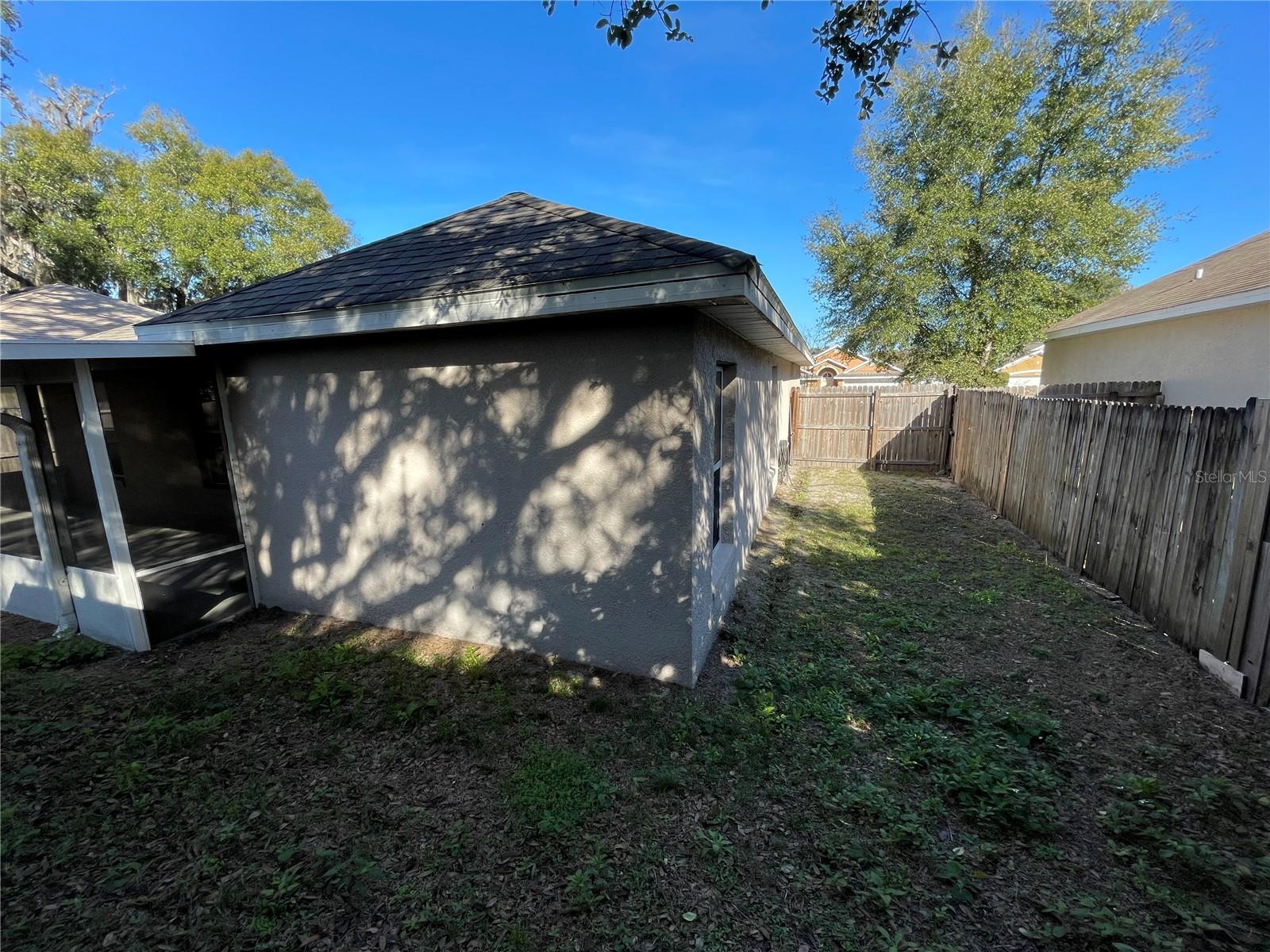 OAK HAMMOCK - Residential Lease