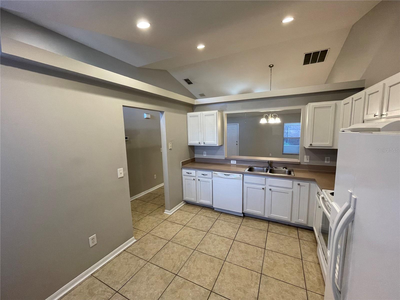 OAK HAMMOCK - Residential Lease