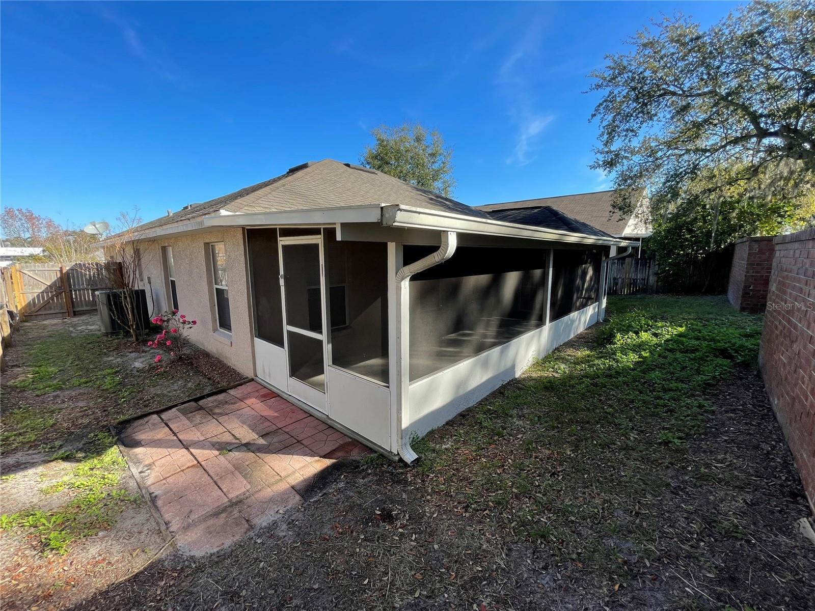 OAK HAMMOCK - Residential Lease