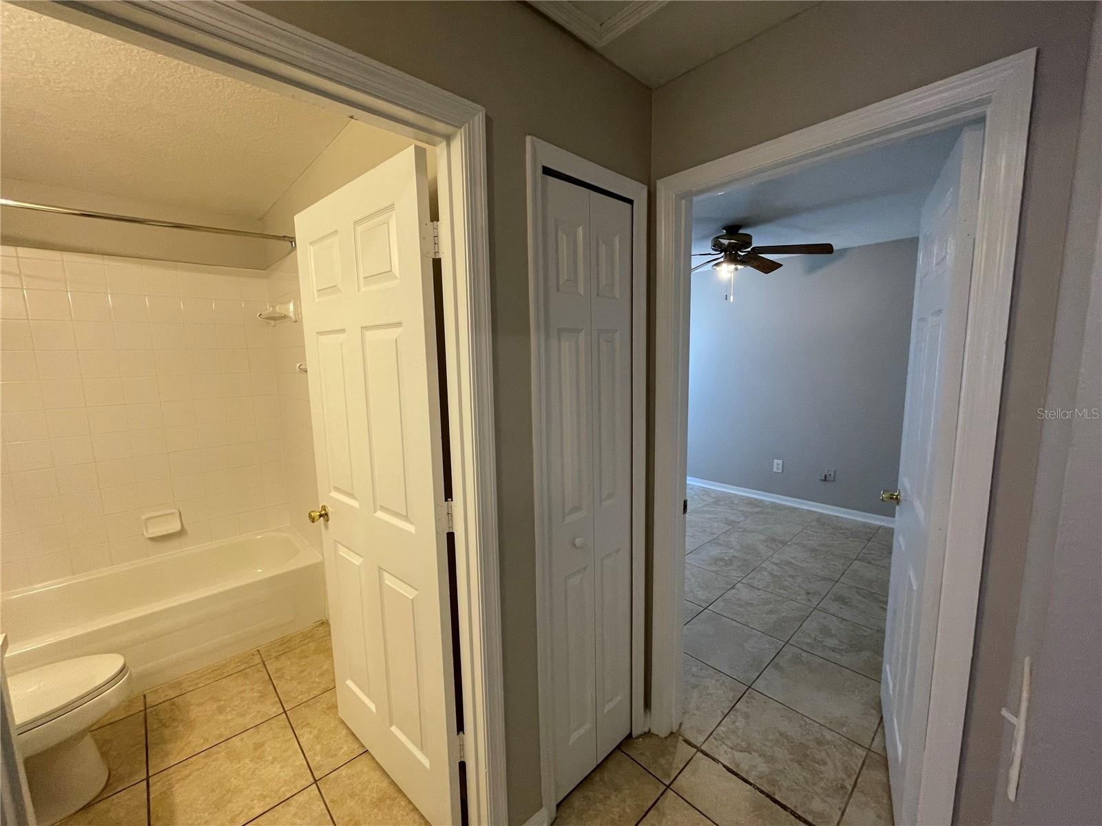 OAK HAMMOCK - Residential Lease