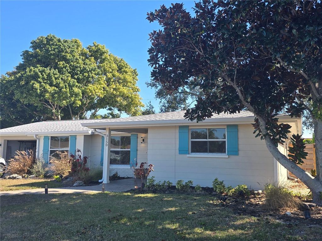 Photo of 3150 Regatta Circle, Sarasota, FL 34231 (MLS # A4684416)