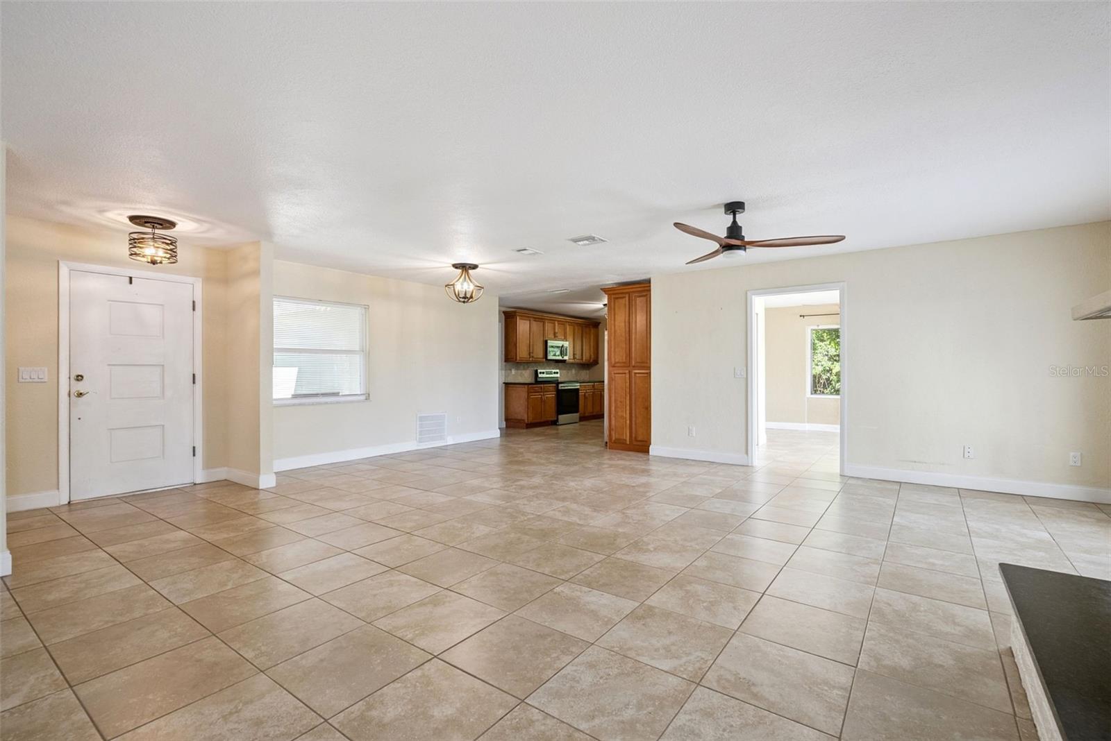 DELTONA LAKES UNIT 31 - Residential