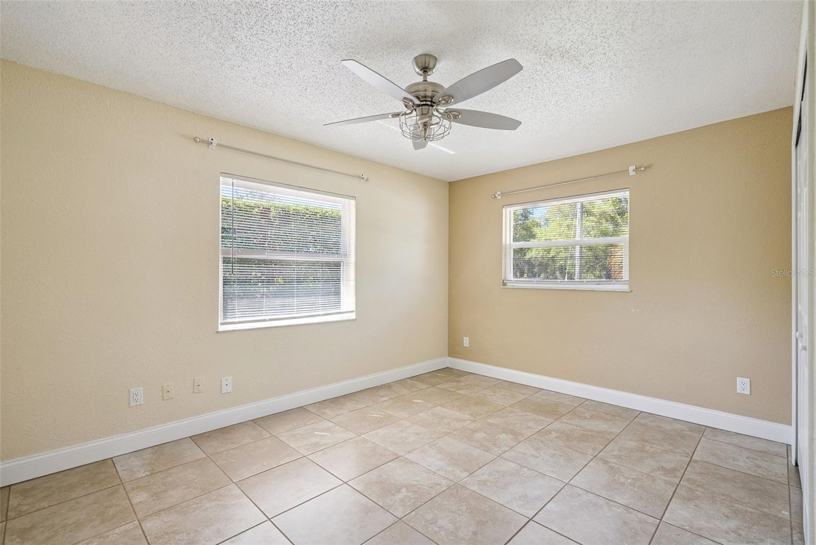 DELTONA LAKES UNIT 31 - Residential