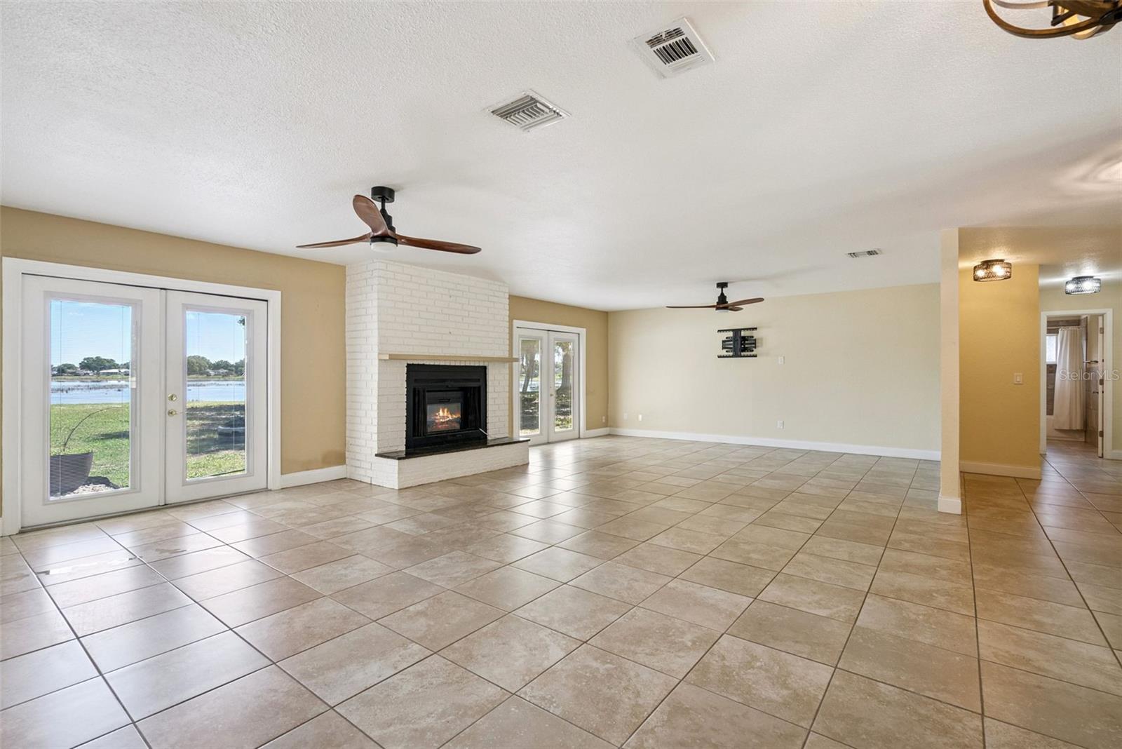 DELTONA LAKES UNIT 31 - Residential