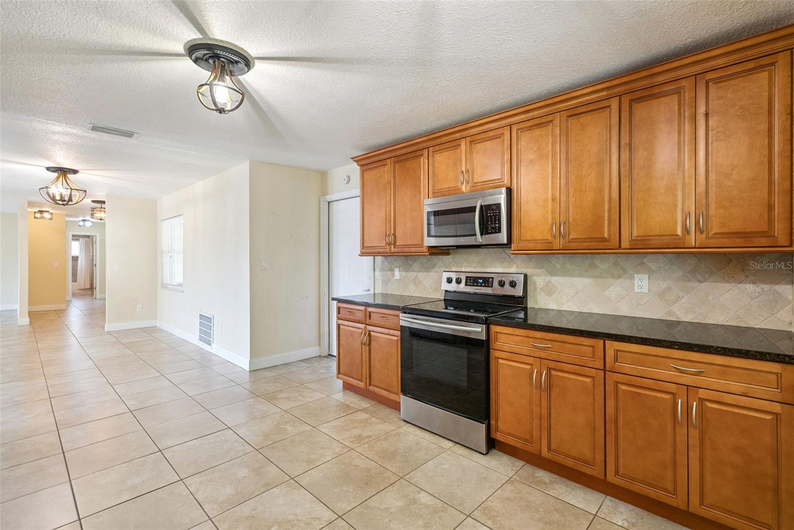 DELTONA LAKES UNIT 31 - Residential