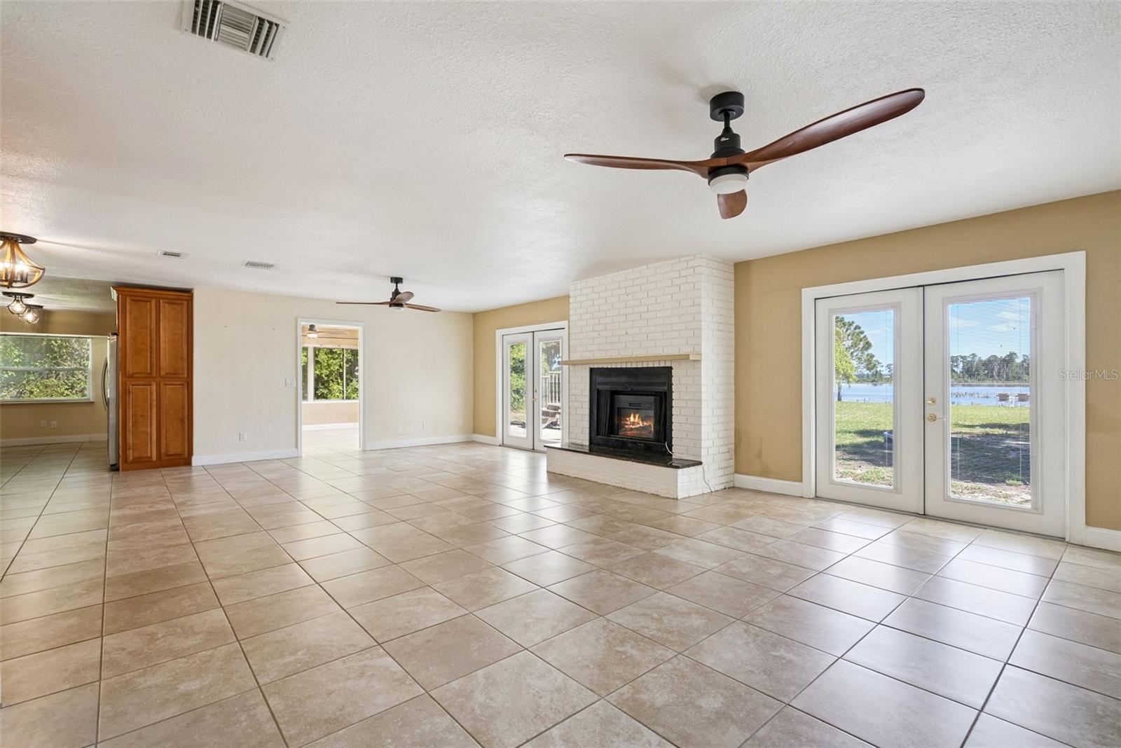 DELTONA LAKES UNIT 31 - Residential