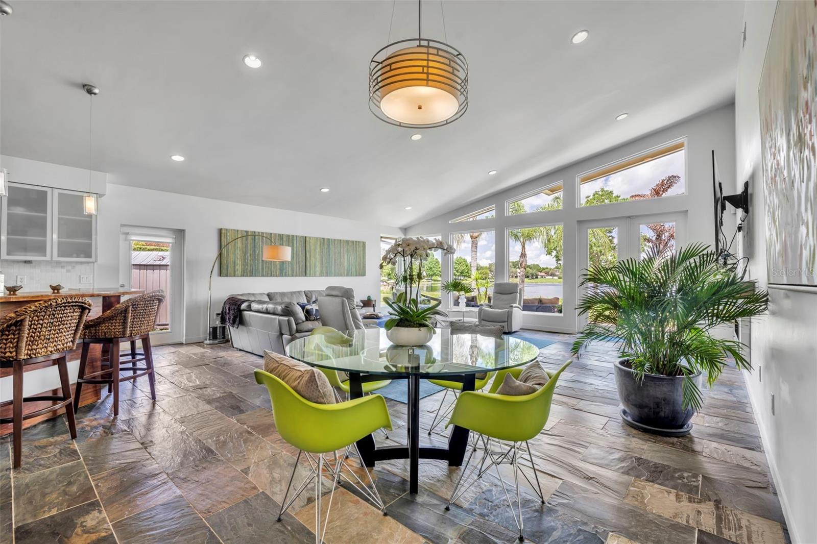 Casas a venda 2 - Jen Dantas 1841 LAKE SPIER DRIVE