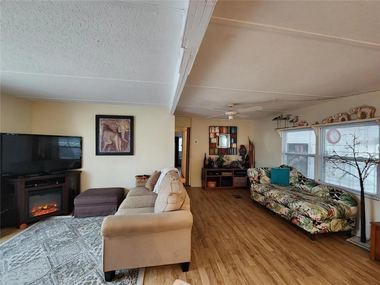 LAKE SEMINOLE ESTATES MOBILE HOME PARK UNREC - Residential