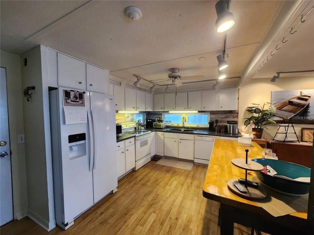 Photo of 236 Carol Drive #236, Seminole, FL 33772 (MLS # TB8441548)