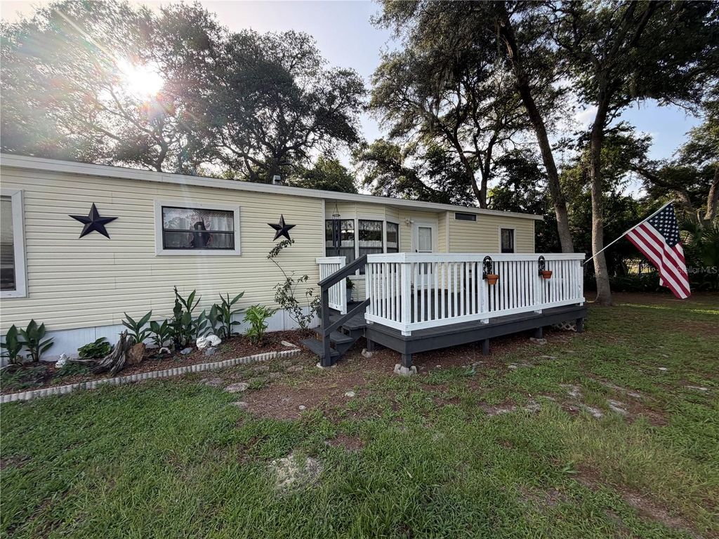 Photo of 40235 Overlook Drive, Eustis, FL 32736 (MLS # G5114922)