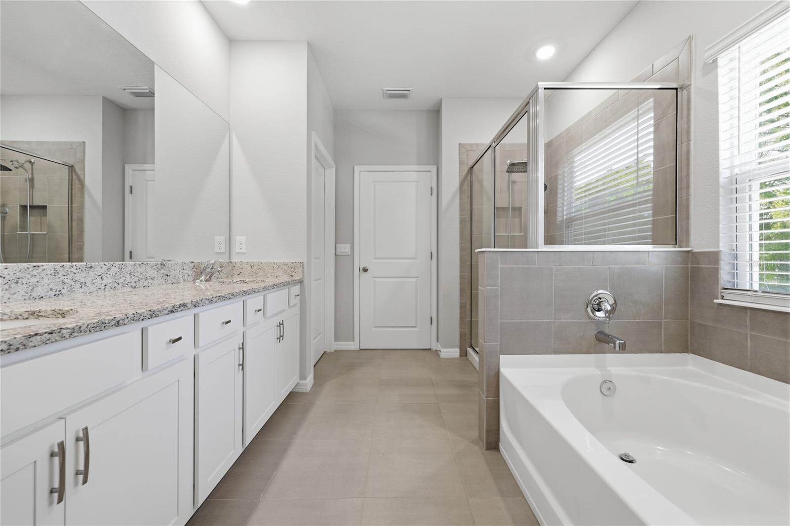 BRIARWOOD PH 1 PB 37 PG 33 - Residential