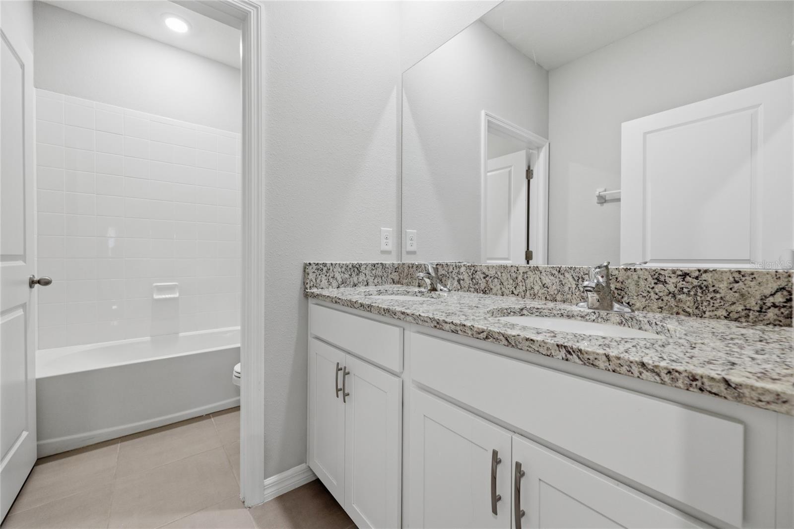 BRIARWOOD PH 1 PB 37 PG 33 - Residential