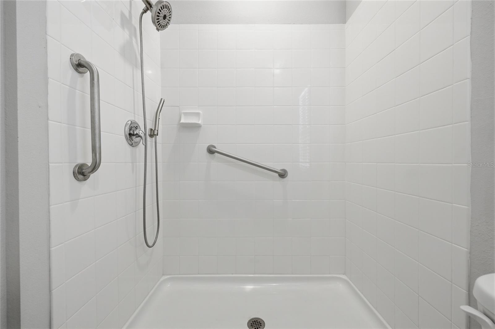 BRIARWOOD PH 1 PB 37 PG 33 - Residential