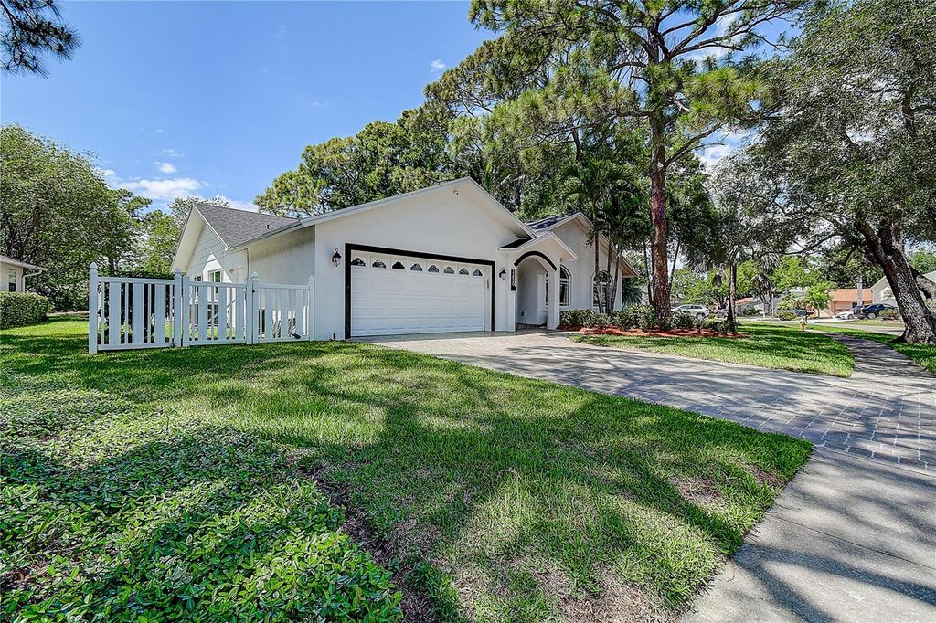 Photo of 13920 Egret Lane, Clearwater, FL 33762 (MLS # TB8496735)