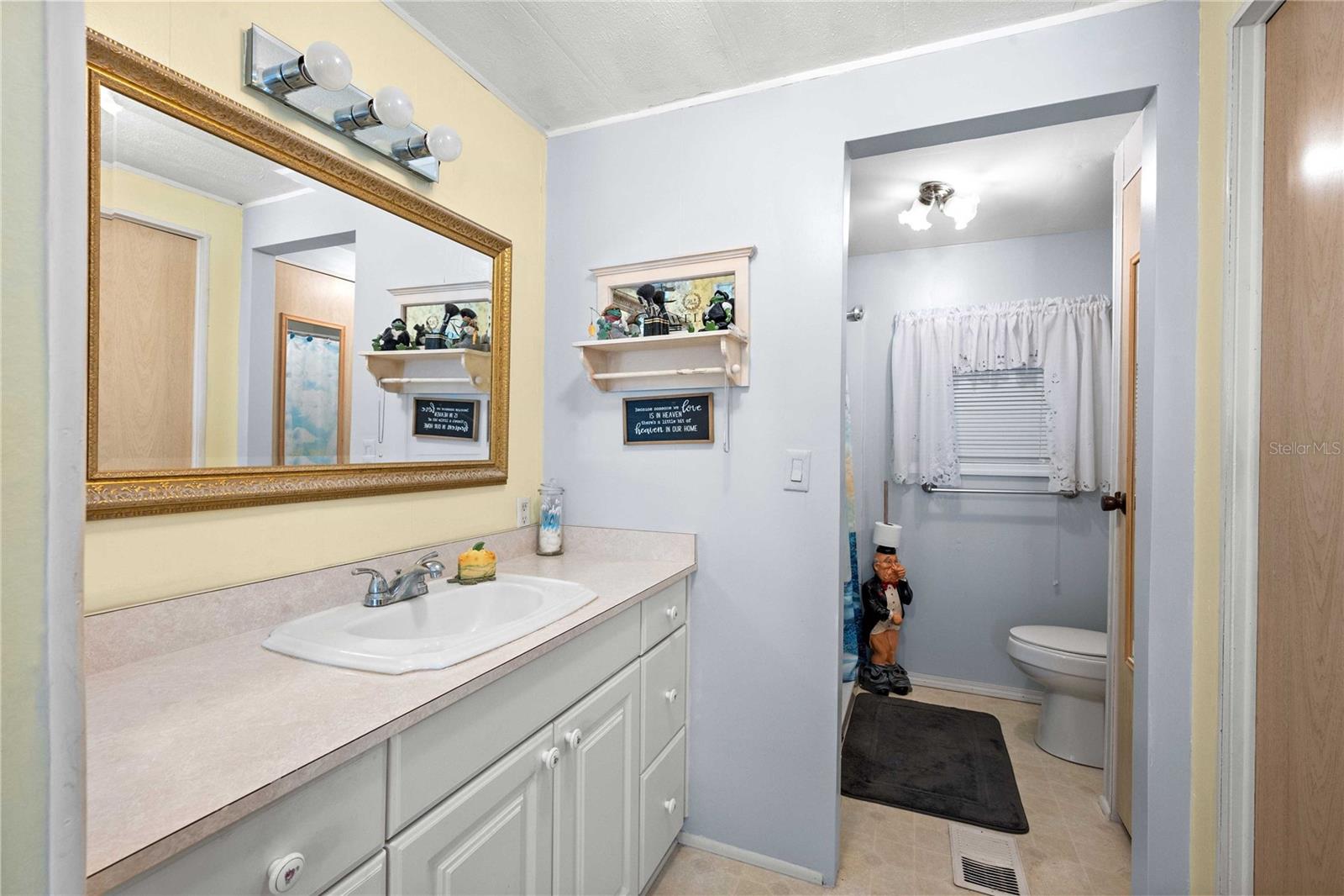 OAKS ROYAL MOBILE HOME SUB - Residential