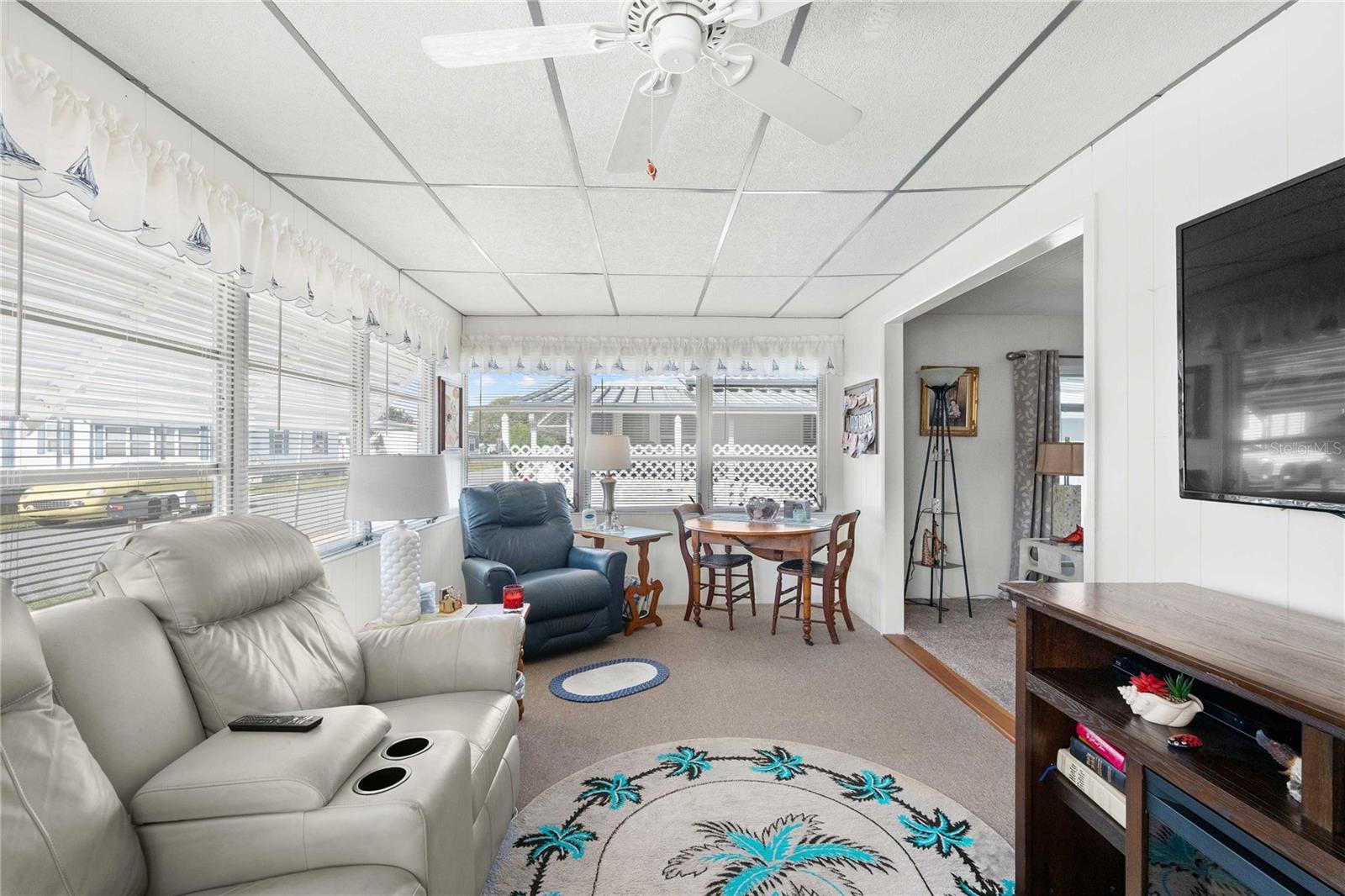 OAKS ROYAL MOBILE HOME SUB - Residential