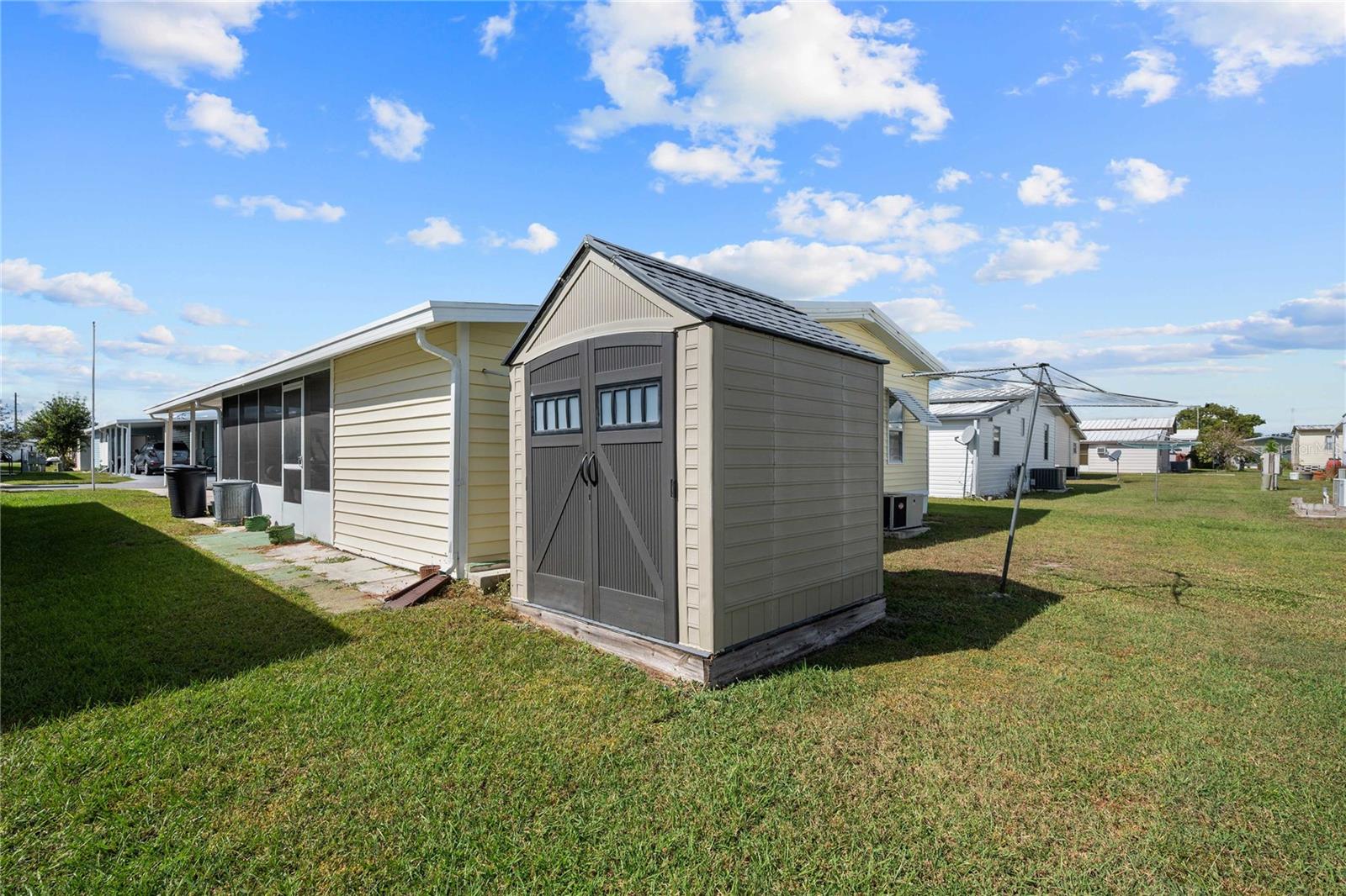 OAKS ROYAL MOBILE HOME SUB - Residential