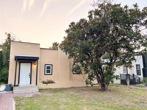 Photo of 112 Avocado Avenue, Sanford, FL 32771 (MLS # O6386732)