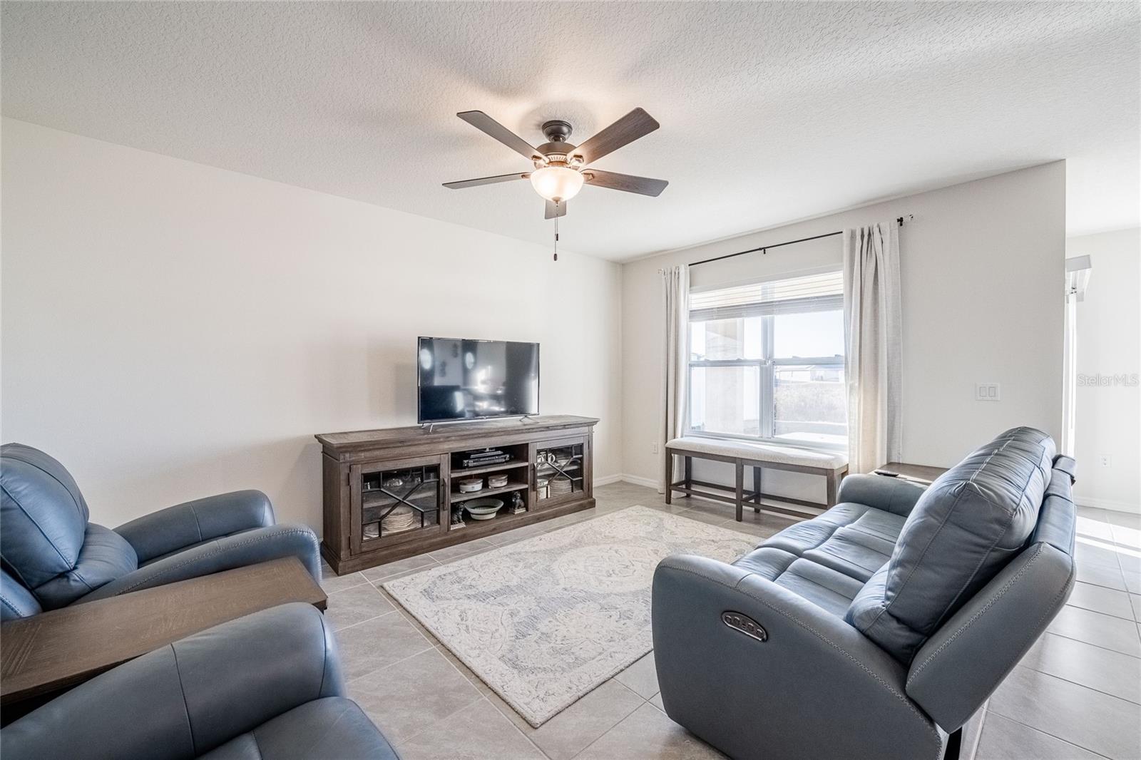 LAKES/LAUREL HLNDS PH 2B - Residential