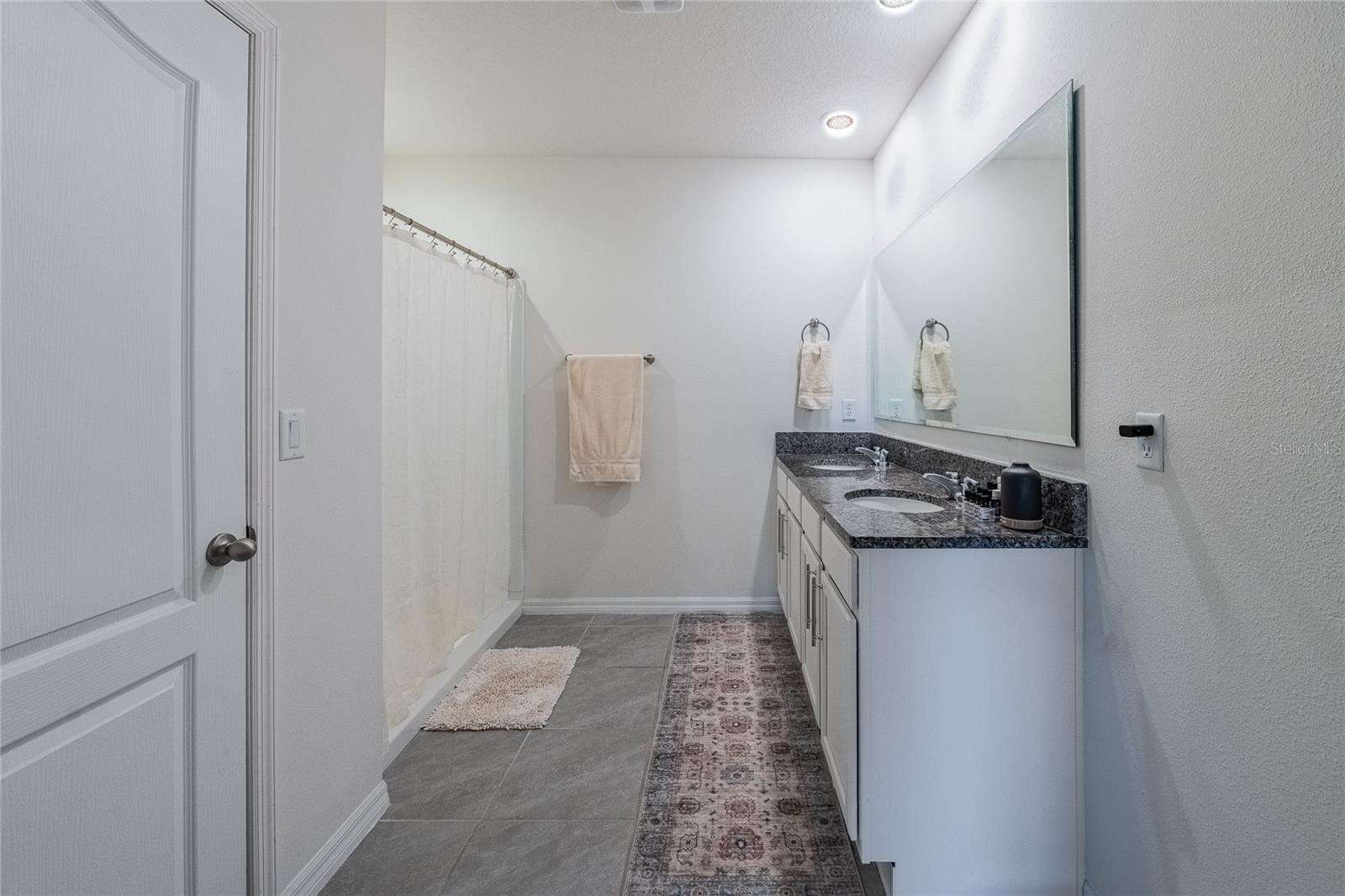 LAKES/LAUREL HLNDS PH 2B - Residential