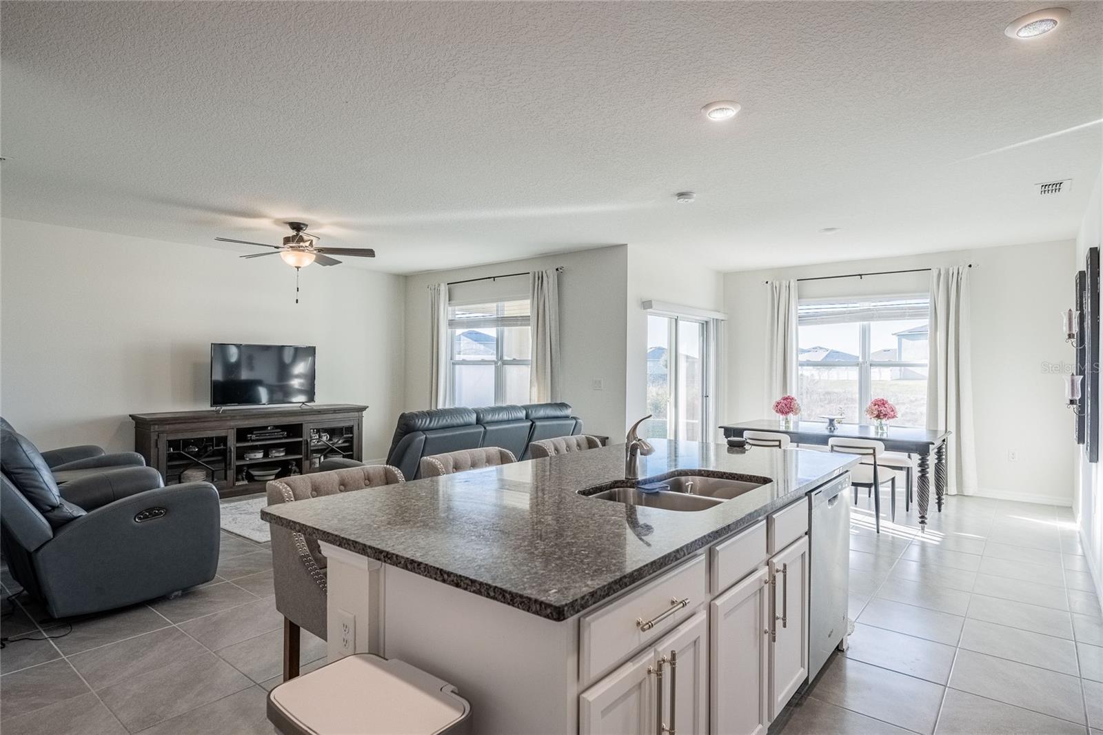 LAKES/LAUREL HLNDS PH 2B - Residential